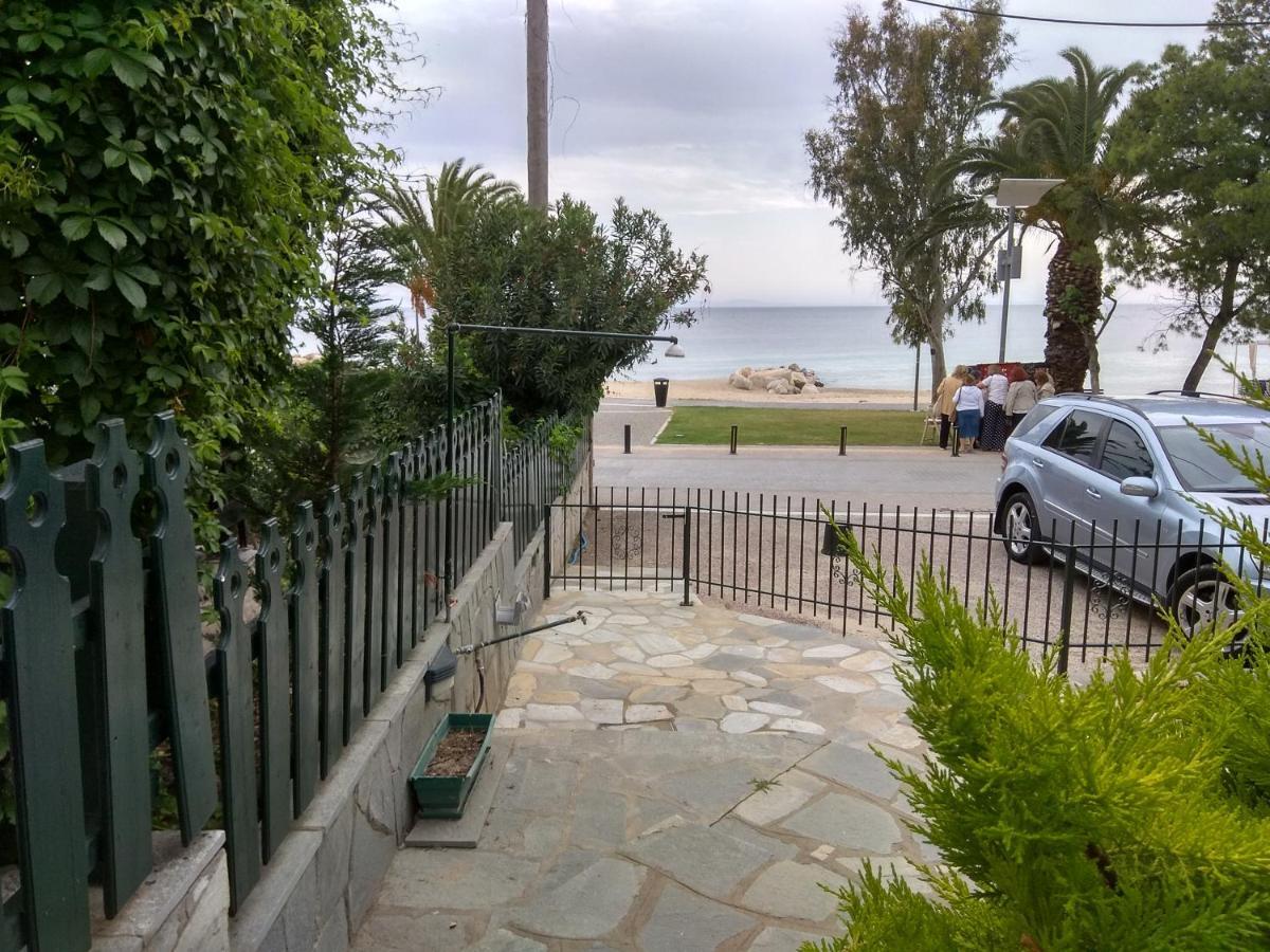 Cute Maisonette No2 On Coastal Sidewalk Nikiti  Exteriér fotografie